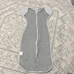 Insular baby sleep sack where baby can move hands